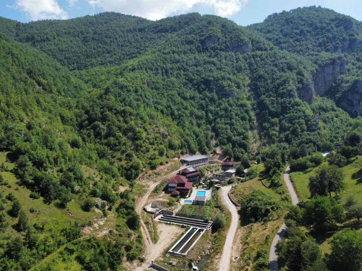 Etno Selo Vrelo & Camping Pensionat Berane Exteriör bild