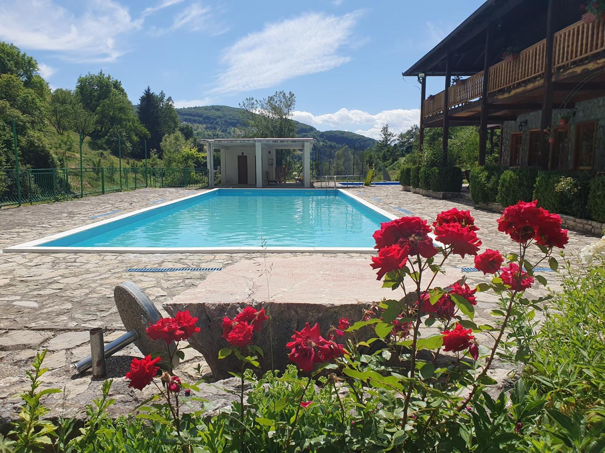 Etno Selo Vrelo & Camping Pensionat Berane Exteriör bild