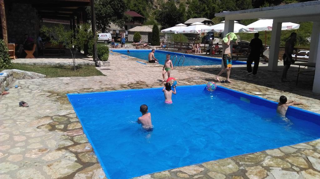 Etno Selo Vrelo & Camping Pensionat Berane Exteriör bild