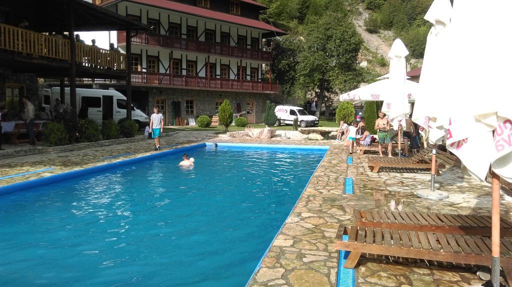 Etno Selo Vrelo & Camping Pensionat Berane Exteriör bild
