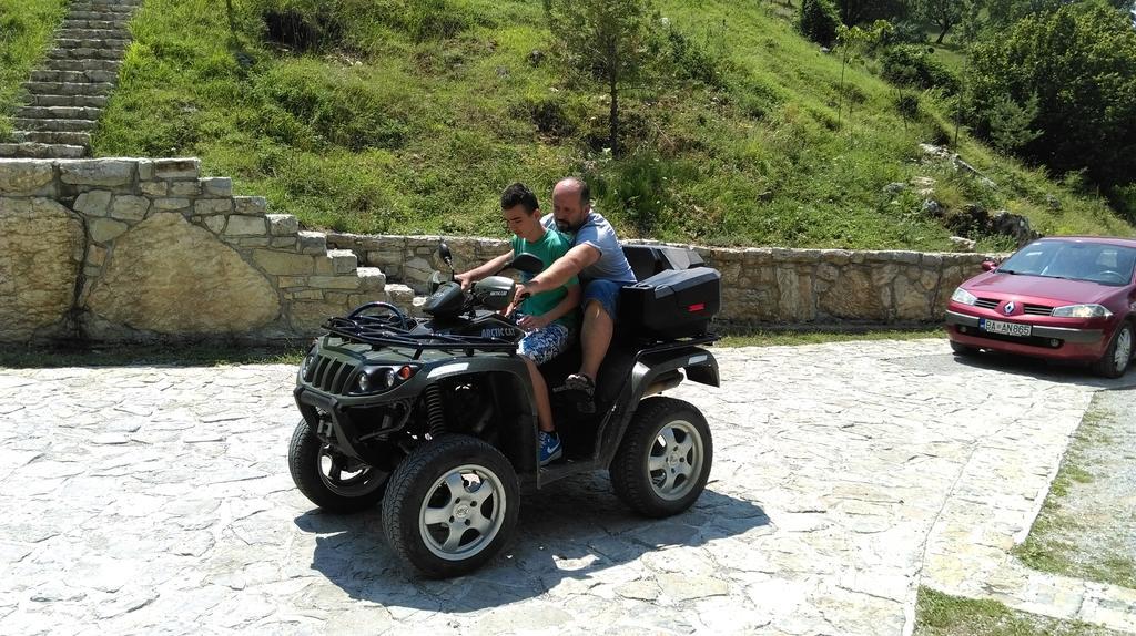 Etno Selo Vrelo & Camping Pensionat Berane Exteriör bild