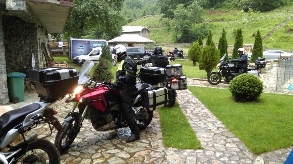 Etno Selo Vrelo & Camping Pensionat Berane Exteriör bild