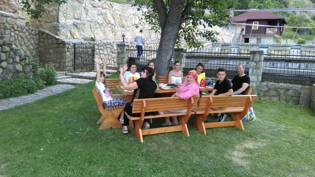 Etno Selo Vrelo & Camping Pensionat Berane Exteriör bild