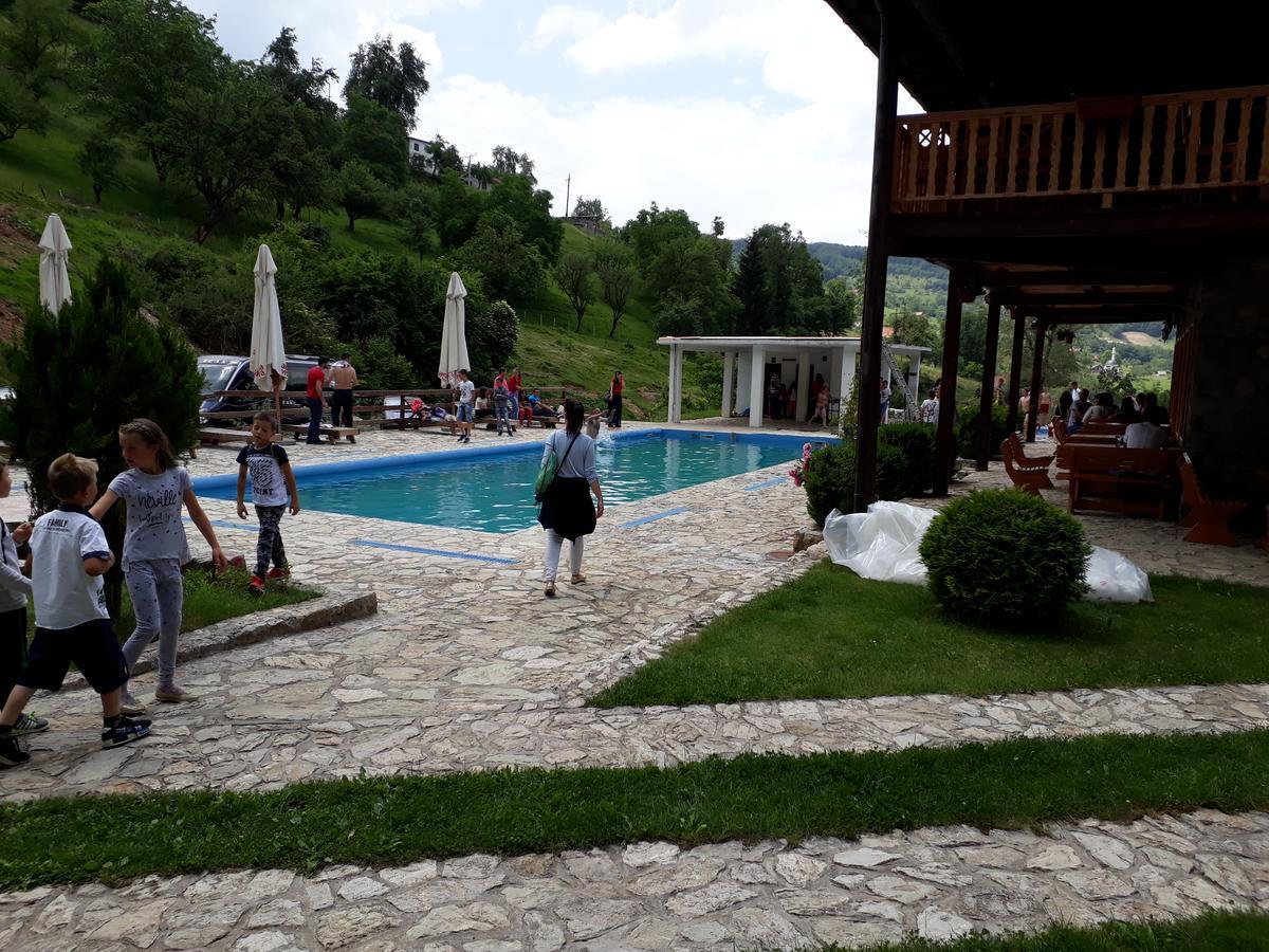 Etno Selo Vrelo & Camping Pensionat Berane Exteriör bild