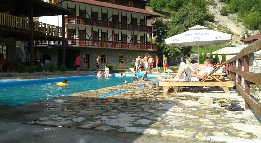 Etno Selo Vrelo & Camping Pensionat Berane Exteriör bild