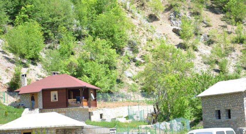 Etno Selo Vrelo & Camping Pensionat Berane Exteriör bild