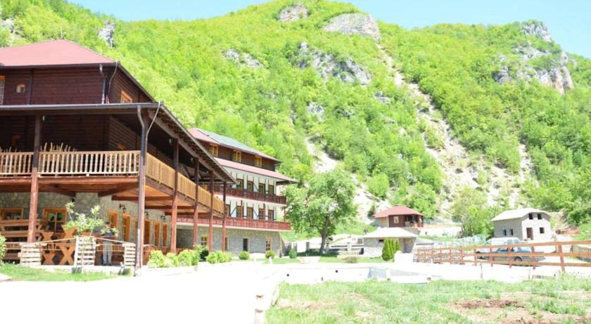 Etno Selo Vrelo & Camping Pensionat Berane Exteriör bild